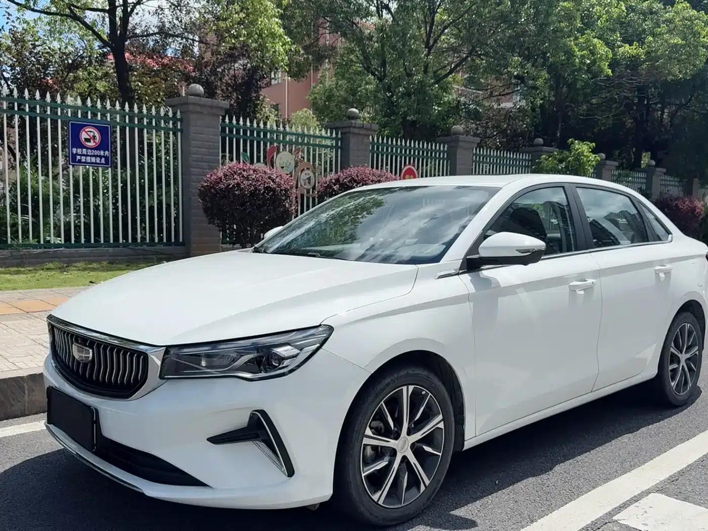 Geely Emgrand 2022 4th Generation 1.5L CVT Premium — миниатюра 3