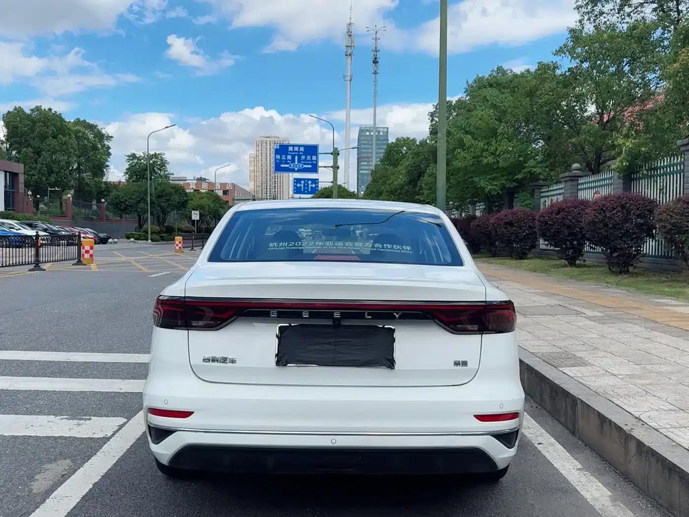 Geely Emgrand 2022 4th Generation 1.5L CVT Premium — миниатюра 8