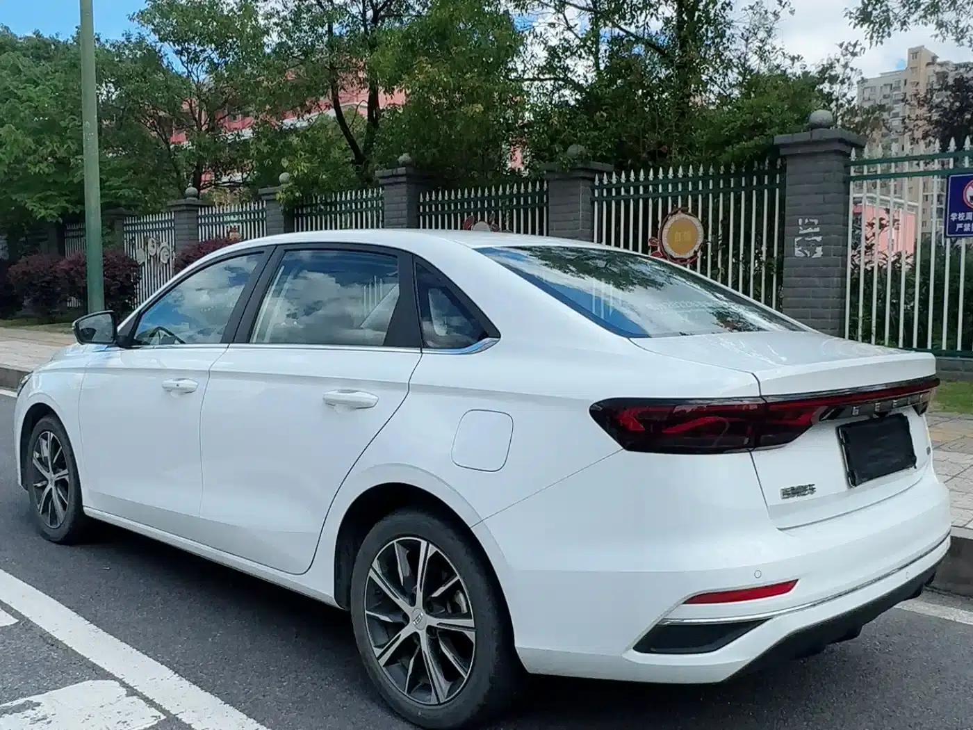 Geely Emgrand 2022 4th Generation 1.5L CVT Premium — миниатюра 9