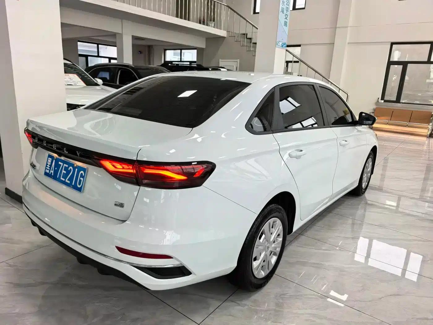 Geely Emgrand 2026 4 Millionth Anniversary Edition 1.5L Manual Transcendence — миниатюра 6