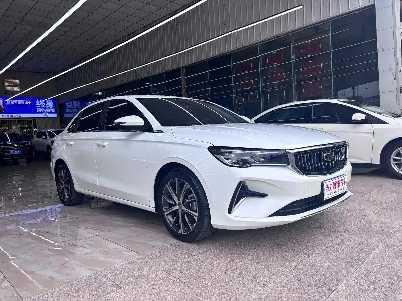 Geely Emgrand 2022 4th Generation 1.5L CVT Premium — миниатюра 3