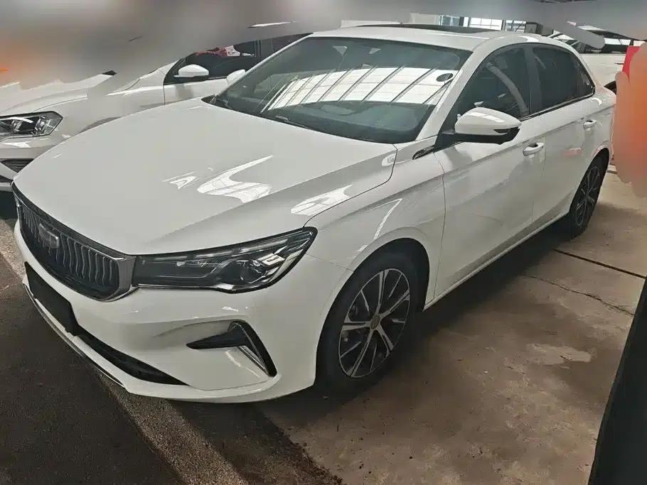 Geely Emgrand 2022 4th Generation 1.5L CVT Flagship Edition — миниатюра 1