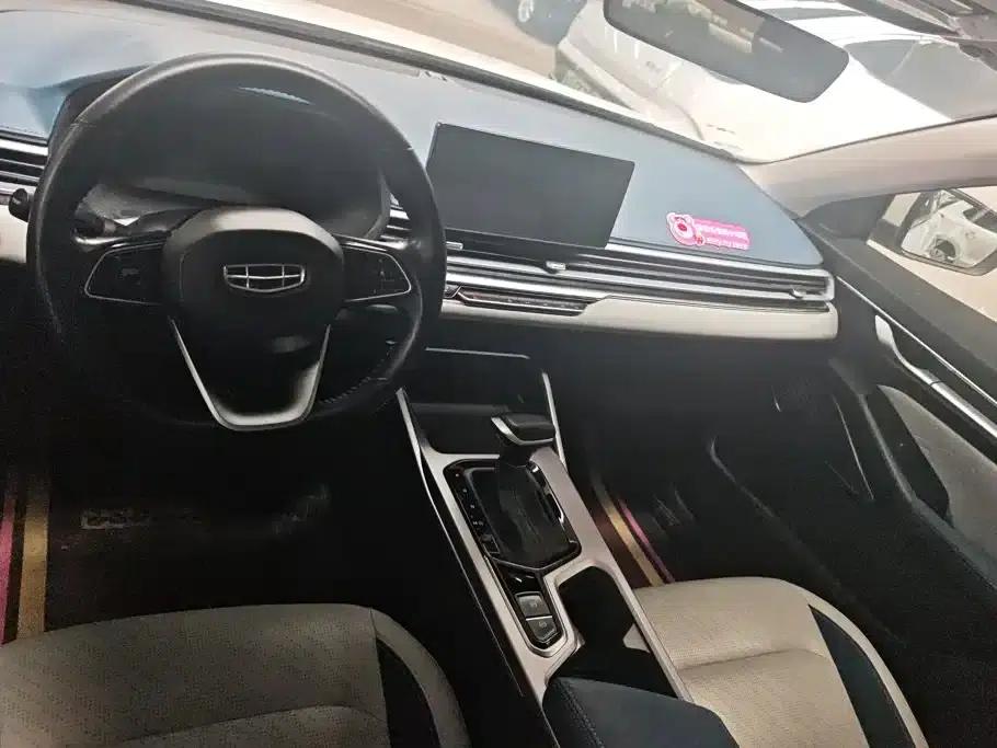 Geely Emgrand 2022 4th Generation 1.5L CVT Flagship Edition — миниатюра 12