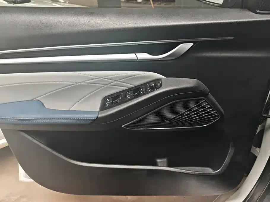 Geely Emgrand 2022 4th Generation 1.5L CVT Flagship Edition — миниатюра 7