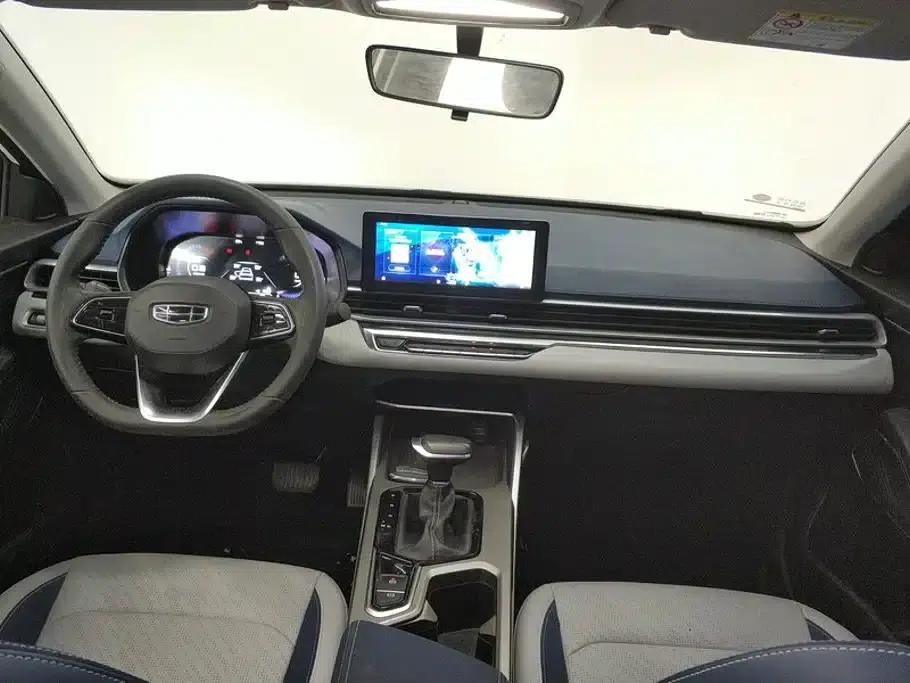 Geely Emgrand 2022 4th Generation 1.5L CVT Flagship Edition — миниатюра 12
