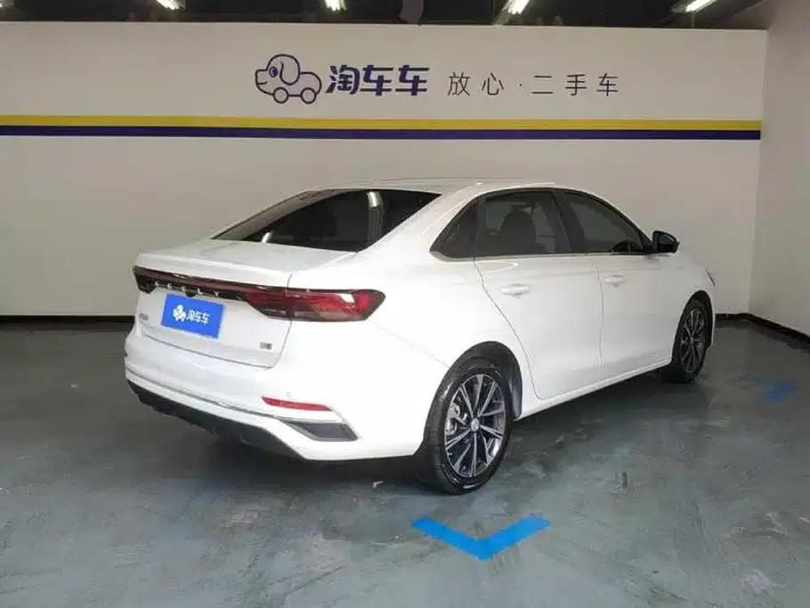 Geely Emgrand 2022 4th Generation 1.5L CVT Flagship Edition — миниатюра 3