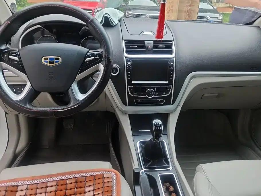 Geely Emgrand 2016 Sedan 1.5L Manual Deluxe — миниатюра 12