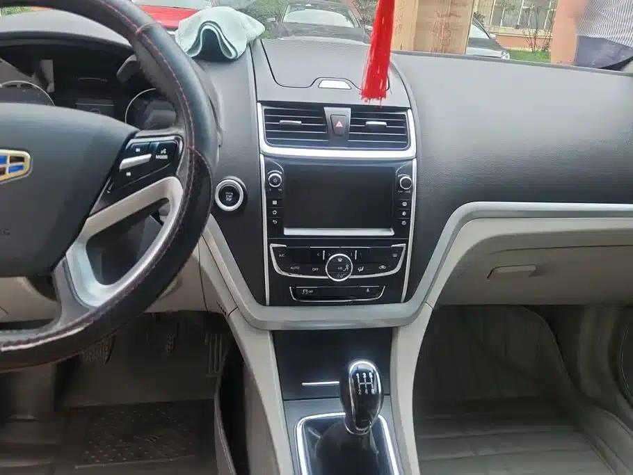 Geely Emgrand 2016 Sedan 1.5L Manual Deluxe — миниатюра 13