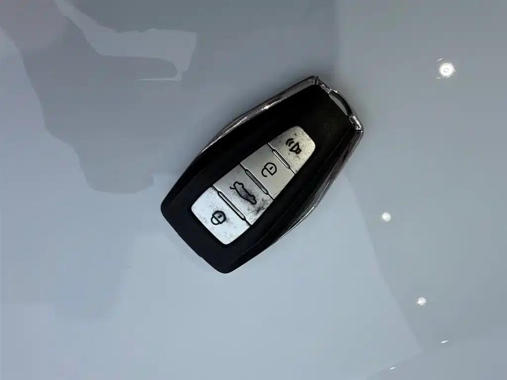 Geely Emgrand 2022 4th Generation 1.5L CVT Premium — миниатюра 2