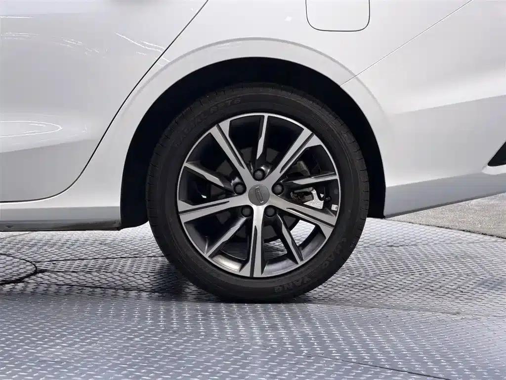 Geely Emgrand 2022 4th Generation 1.5L CVT Premium — миниатюра 4