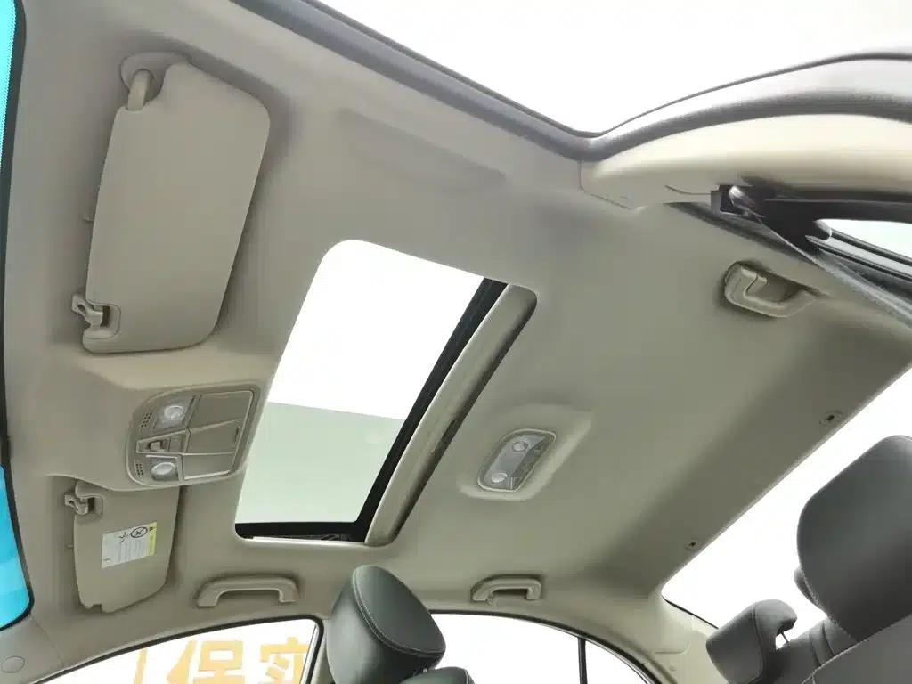 Geely Emgrand 2017 Sedan Million Edition 1.5L Manual Upward Connected Version — миниатюра 14