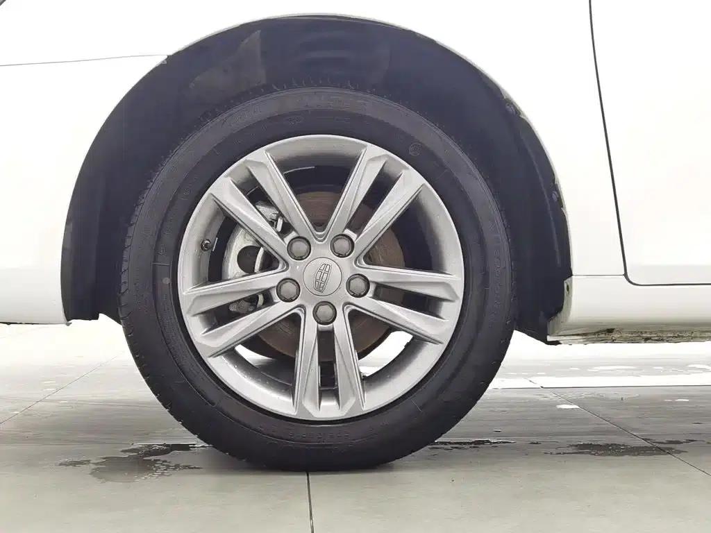 Geely Emgrand 2017 Sedan Million Edition 1.5L Manual Upward Connected Version — миниатюра 17