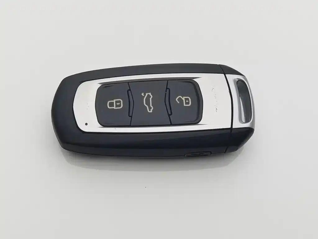 Geely Emgrand 2017 Sedan Million Edition 1.5L Manual Upward Connected Version — миниатюра 19