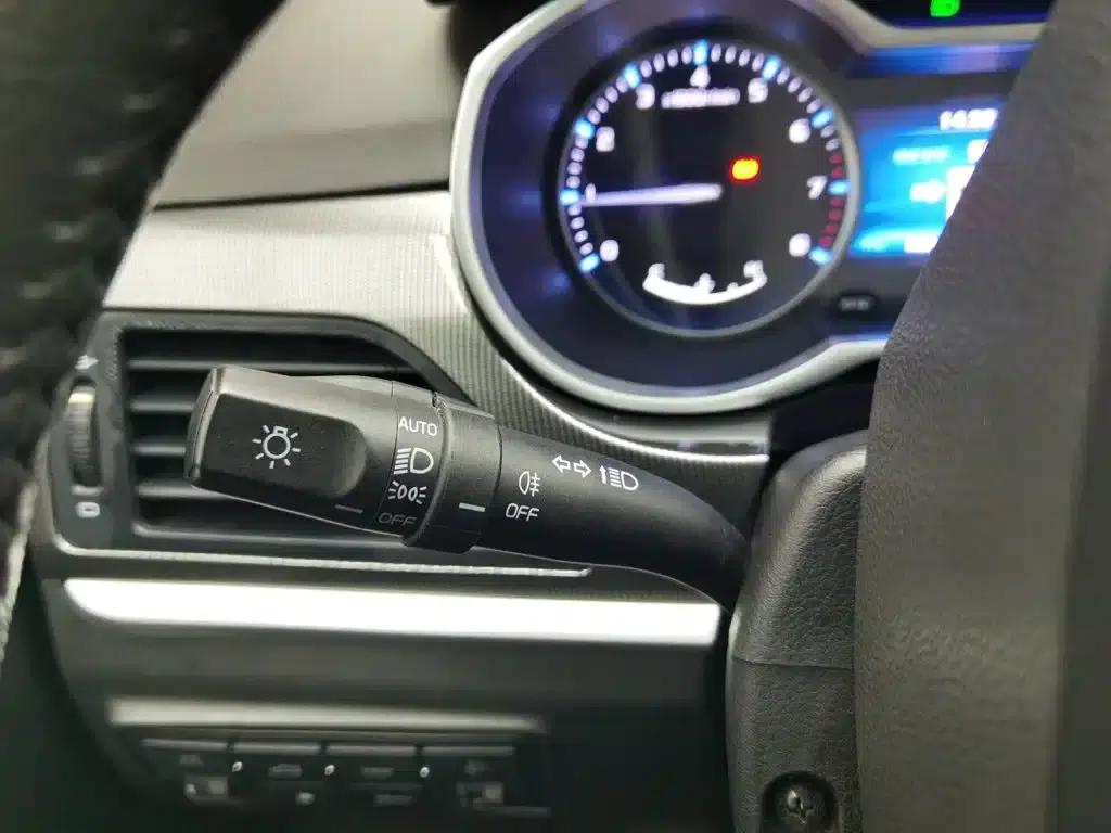 Geely Emgrand 2017 Sedan Million Edition 1.5L Manual Upward Connected Version — миниатюра 21