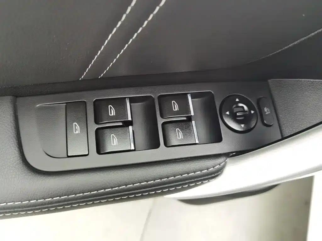 Geely Emgrand 2017 Sedan Million Edition 1.5L Manual Upward Connected Version — миниатюра 9