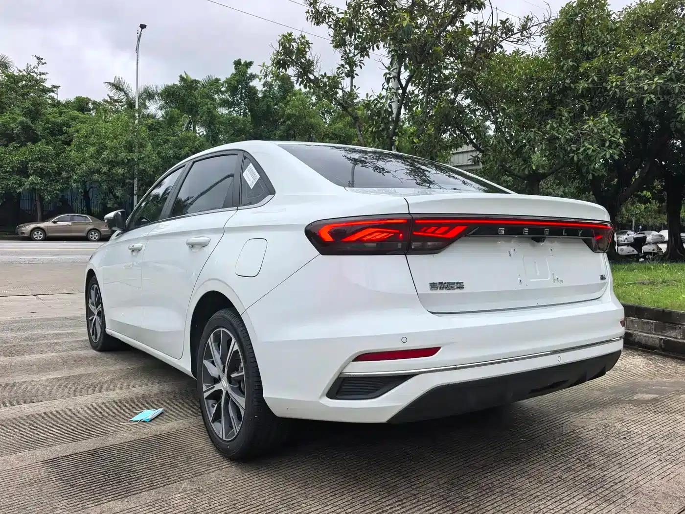 Geely Emgrand 2023 4th Generation Champion Edition 1.5L CVT Flagship Model — миниатюра 13
