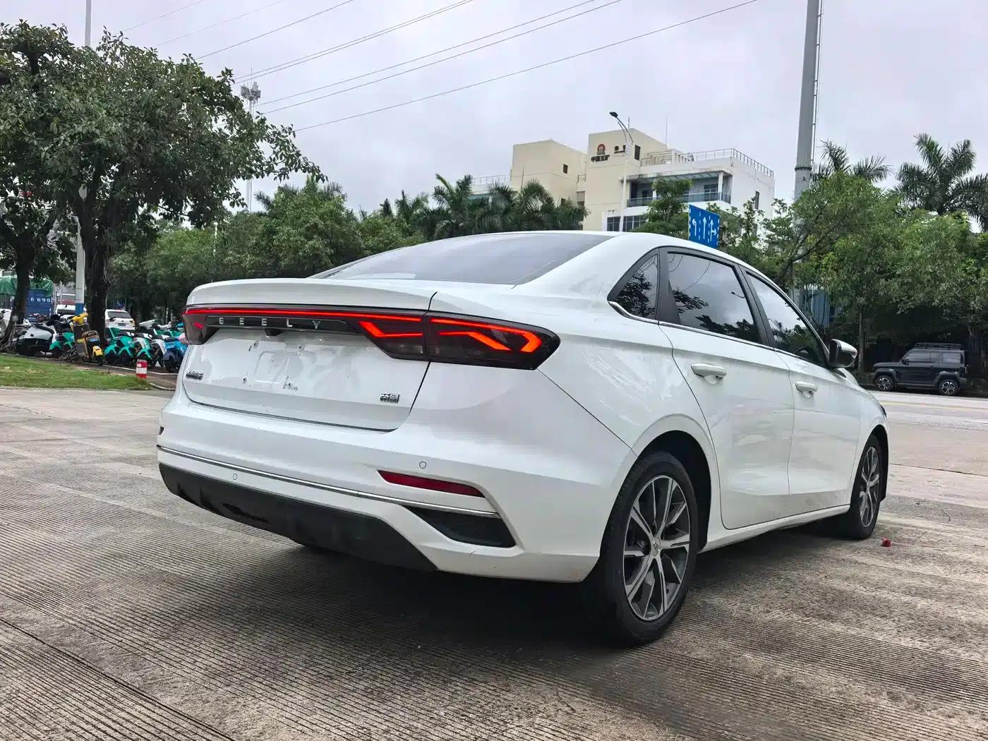 Geely Emgrand 2023 4th Generation Champion Edition 1.5L CVT Flagship Model — миниатюра 15