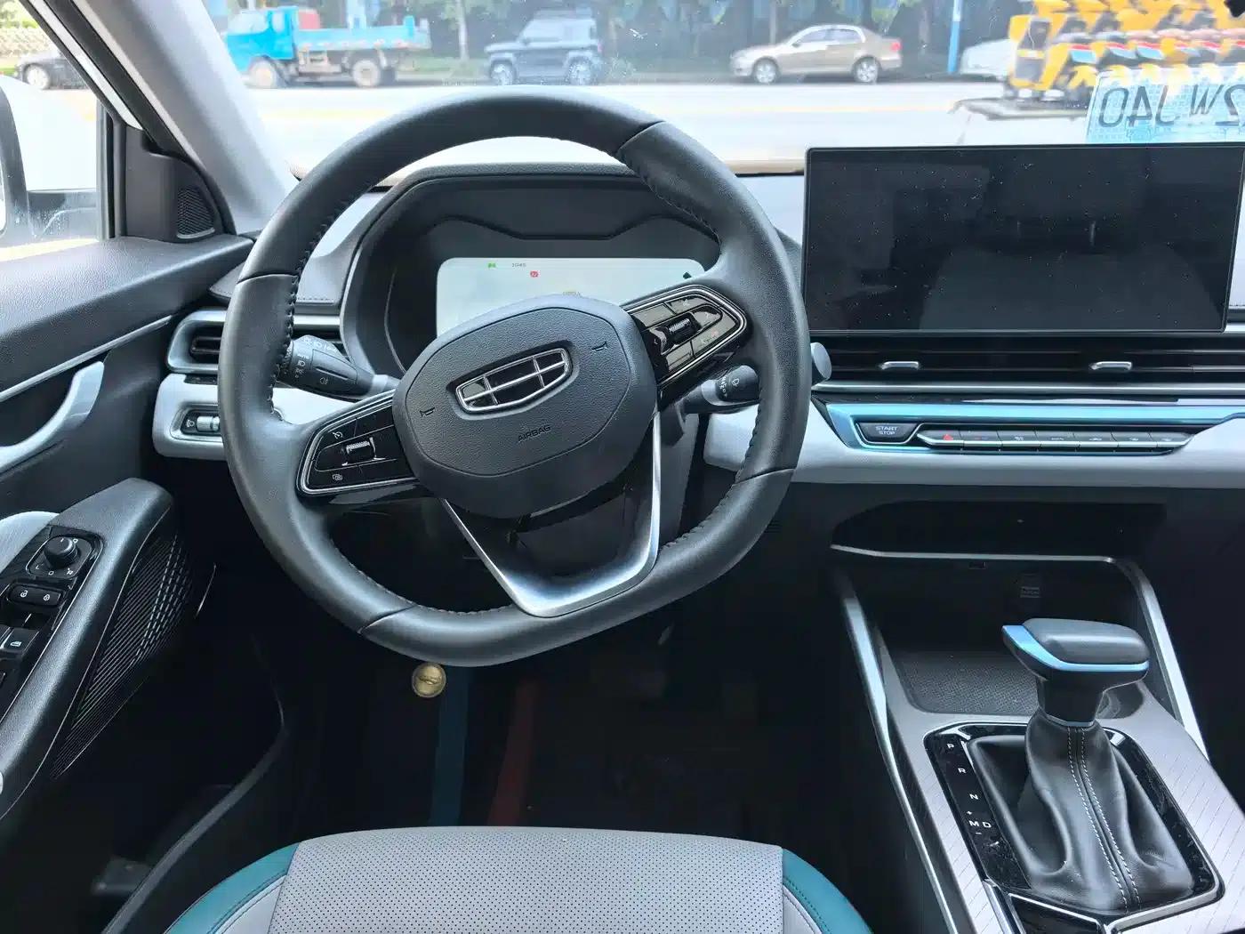 Geely Emgrand 2023 4th Generation Champion Edition 1.5L CVT Flagship Model — миниатюра 8