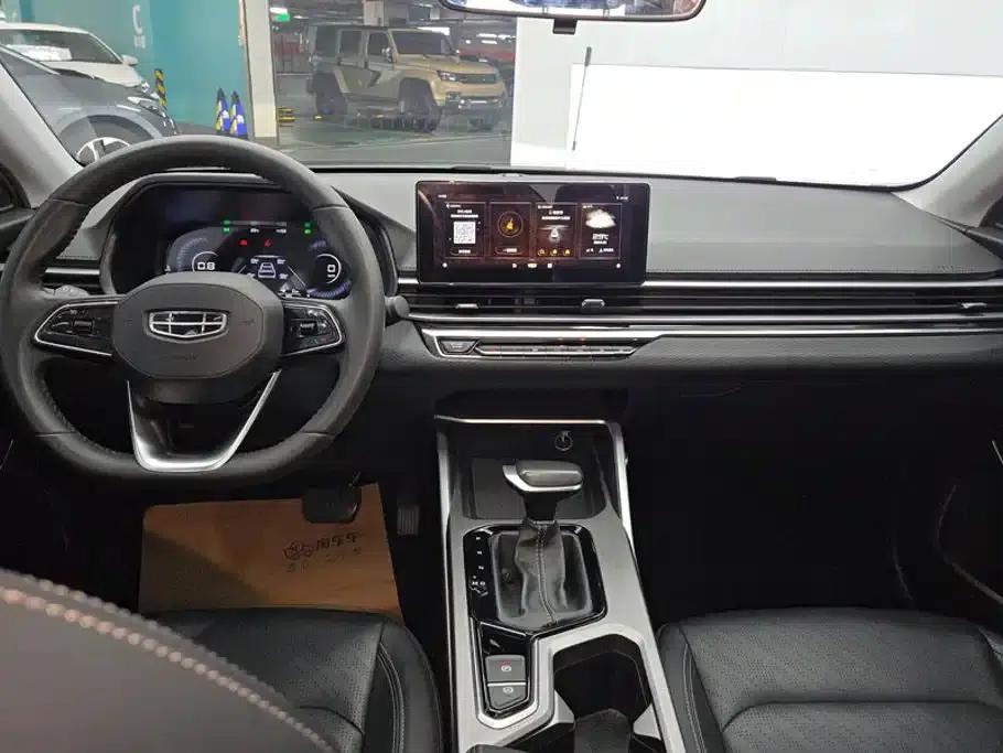 Geely Emgrand 2022 4th Generation 1.5L CVT Premium — миниатюра 12