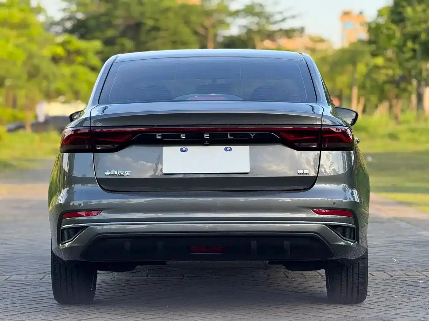 Geely Emgrand 2022 4th Generation 1.5L CVT Flagship Edition — миниатюра 4