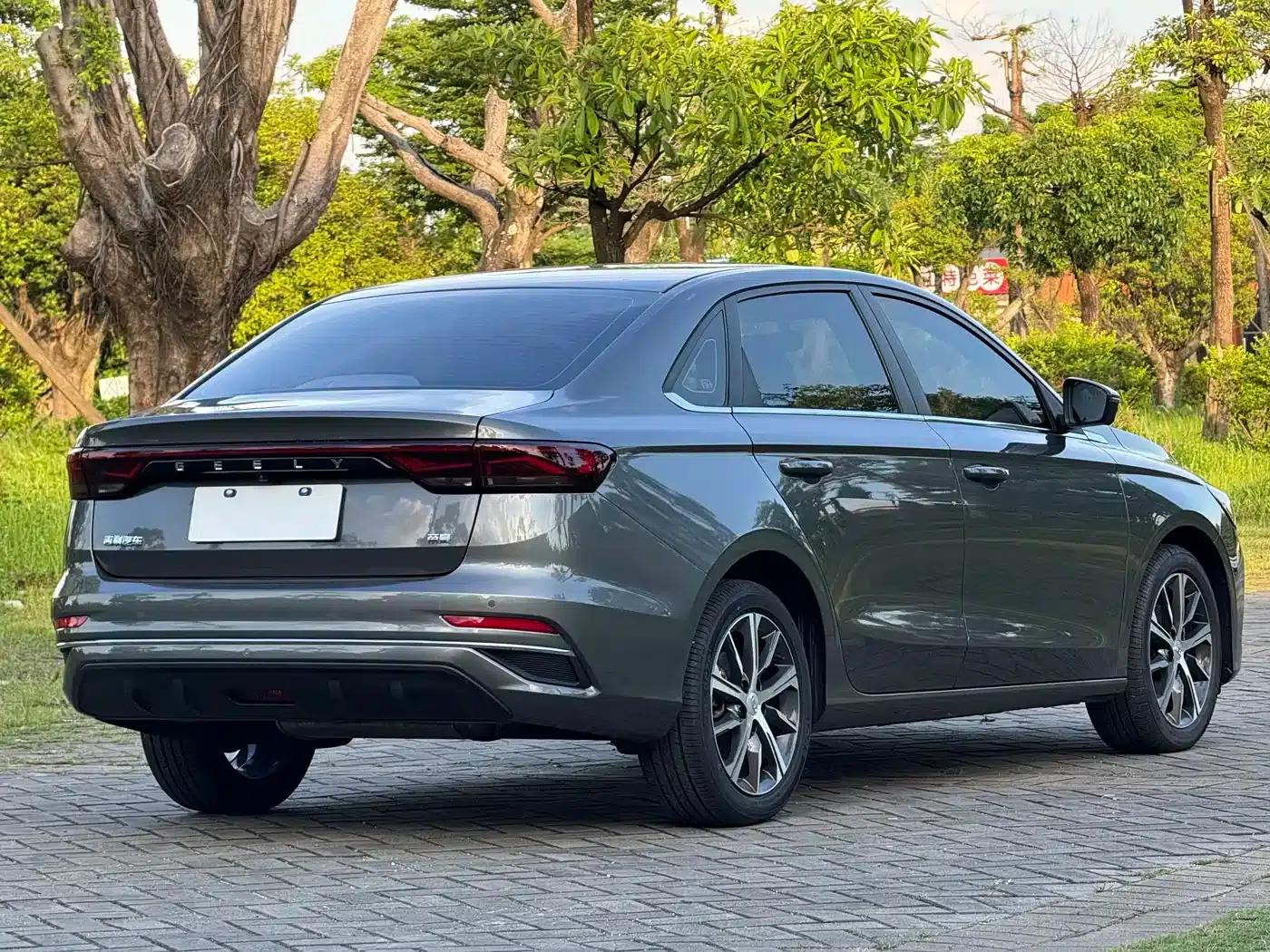 Geely Emgrand 2022 4th Generation 1.5L CVT Flagship Edition — миниатюра 5