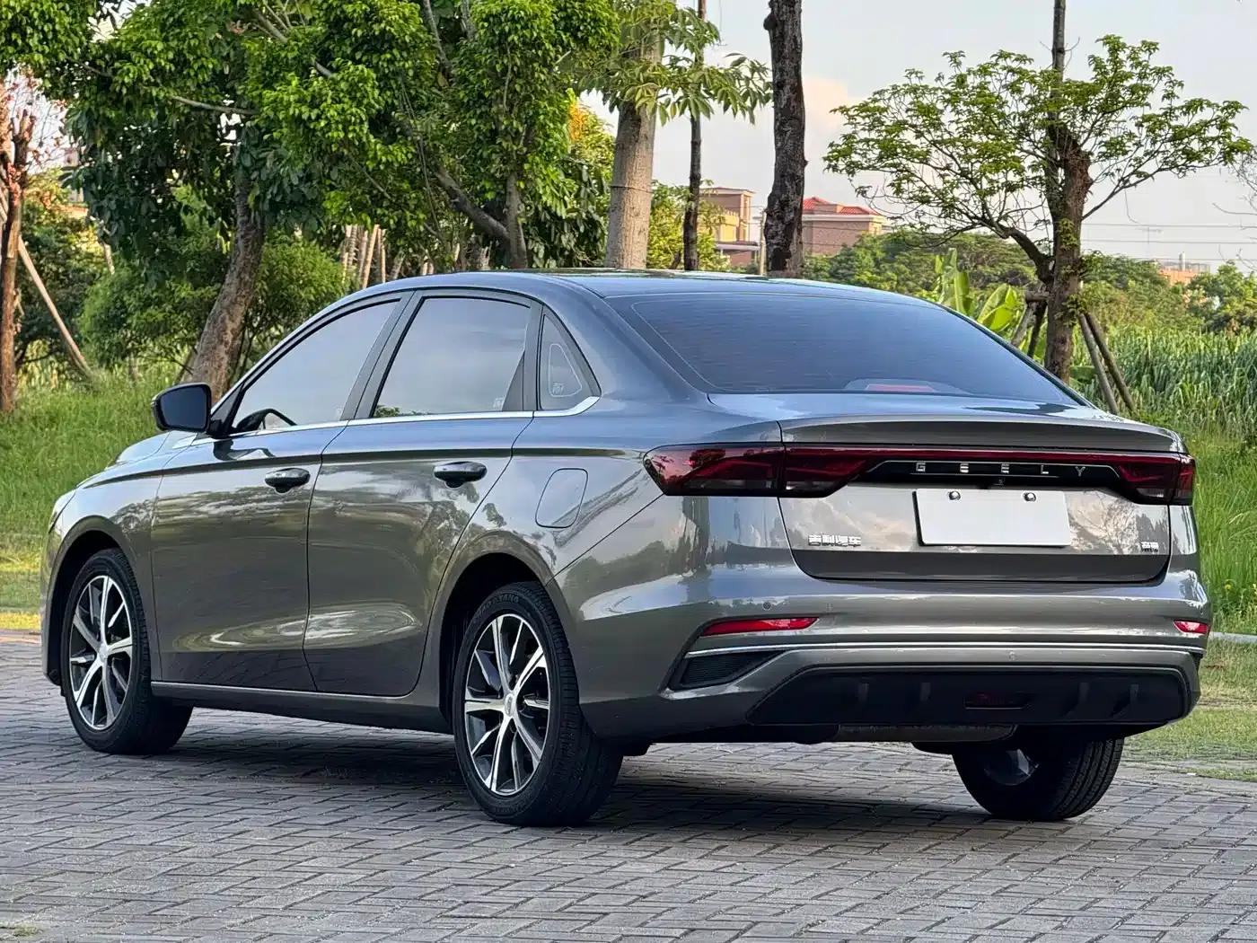 Geely Emgrand 2022 4th Generation 1.5L CVT Flagship Edition — миниатюра 6