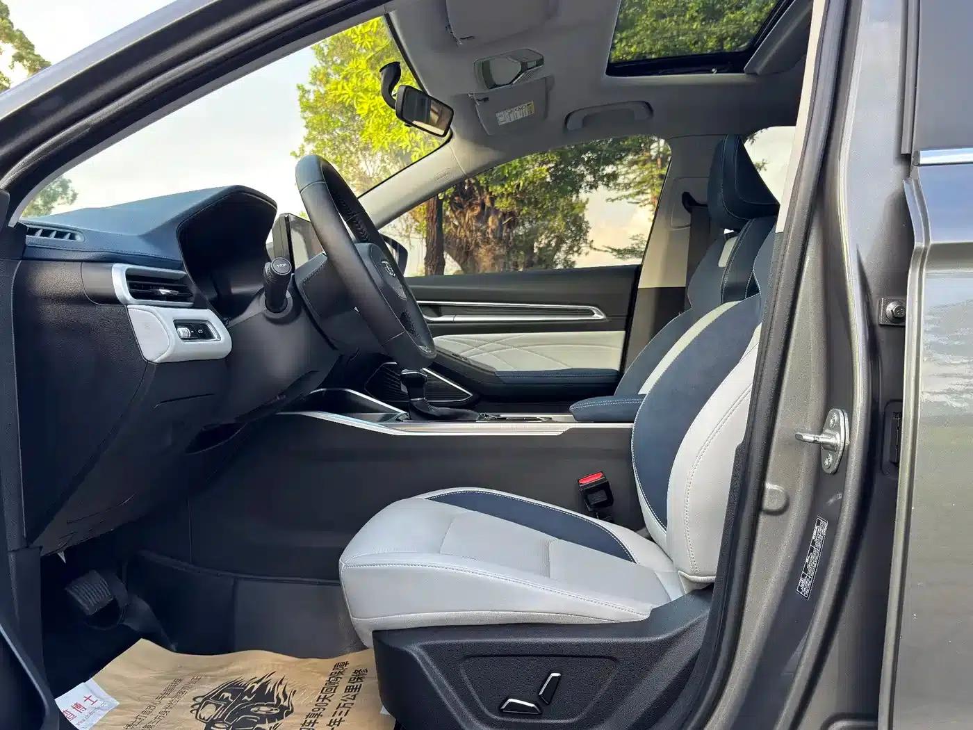 Geely Emgrand 2022 4th Generation 1.5L CVT Flagship Edition — миниатюра 8