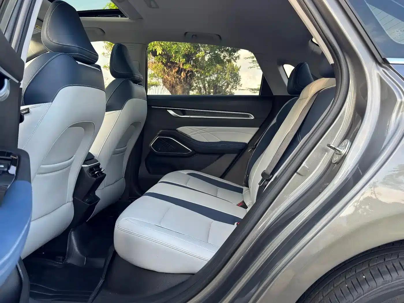 Geely Emgrand 2022 4th Generation 1.5L CVT Flagship Edition — миниатюра 9