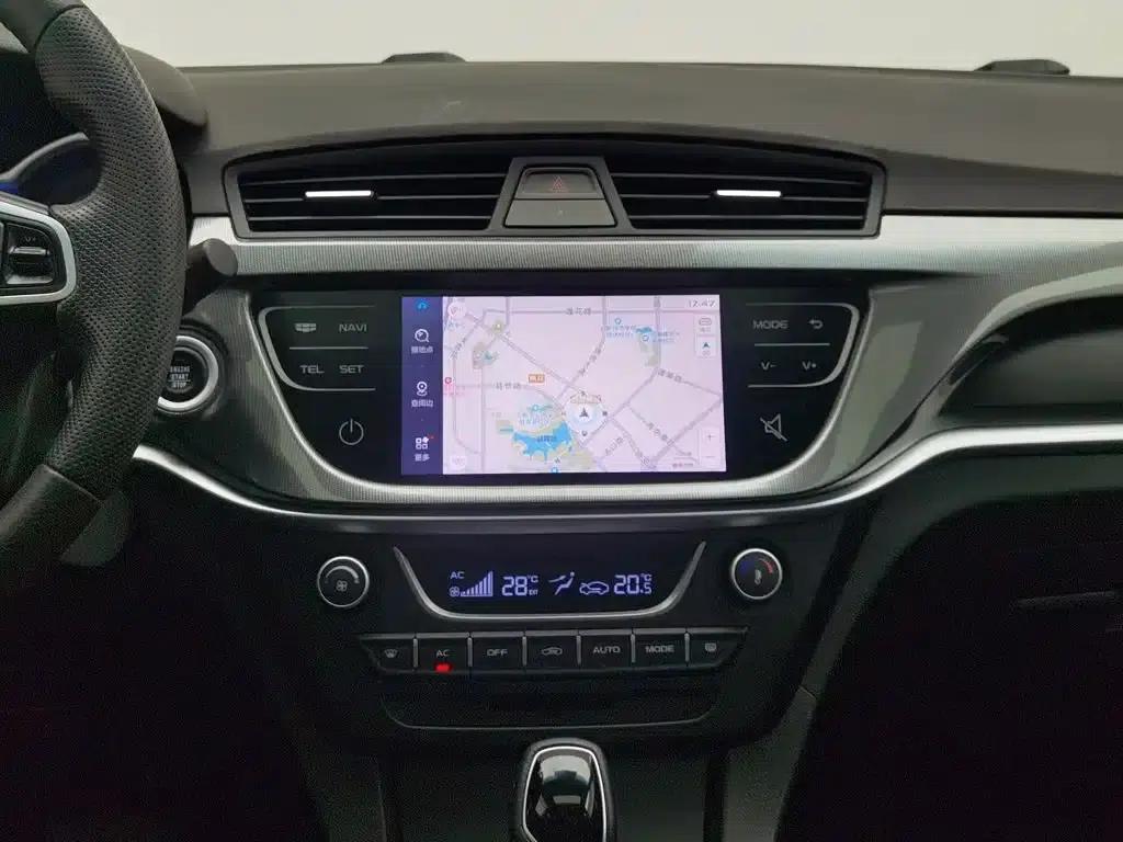 Geely Emgrand 2017 Sedan Million Edition 1.5L CVT Upward Version — миниатюра 12