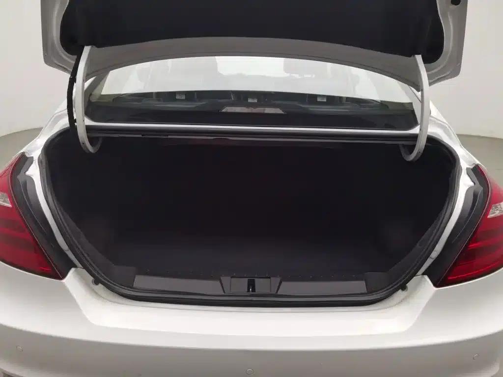 Geely Emgrand 2017 Sedan Million Edition 1.5L CVT Upward Version — миниатюра 16