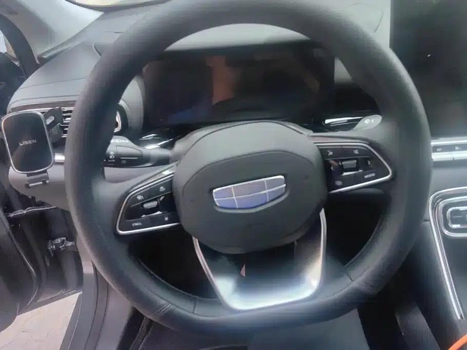 Geely Emgrand 2026 5th Generation 1.5T DCT Premium Edition — миниатюра 15