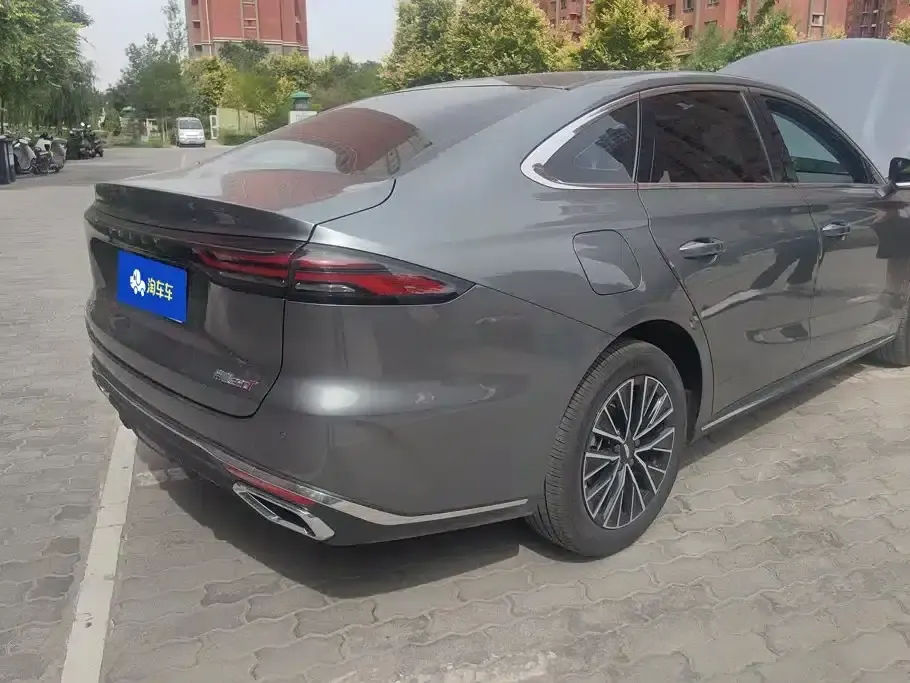 Geely Emgrand 2026 5th Generation 1.5T DCT Premium Edition — миниатюра 3