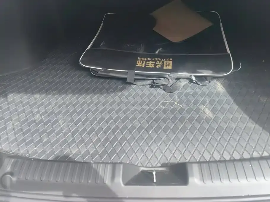 Geely Emgrand 2026 5th Generation 1.5T DCT Premium Edition — миниатюра 4