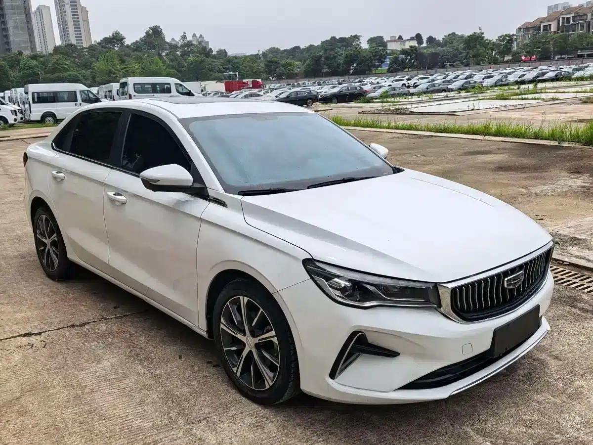 Geely Emgrand 2022 4th Generation 1.5L CVT Flagship Edition — миниатюра 3