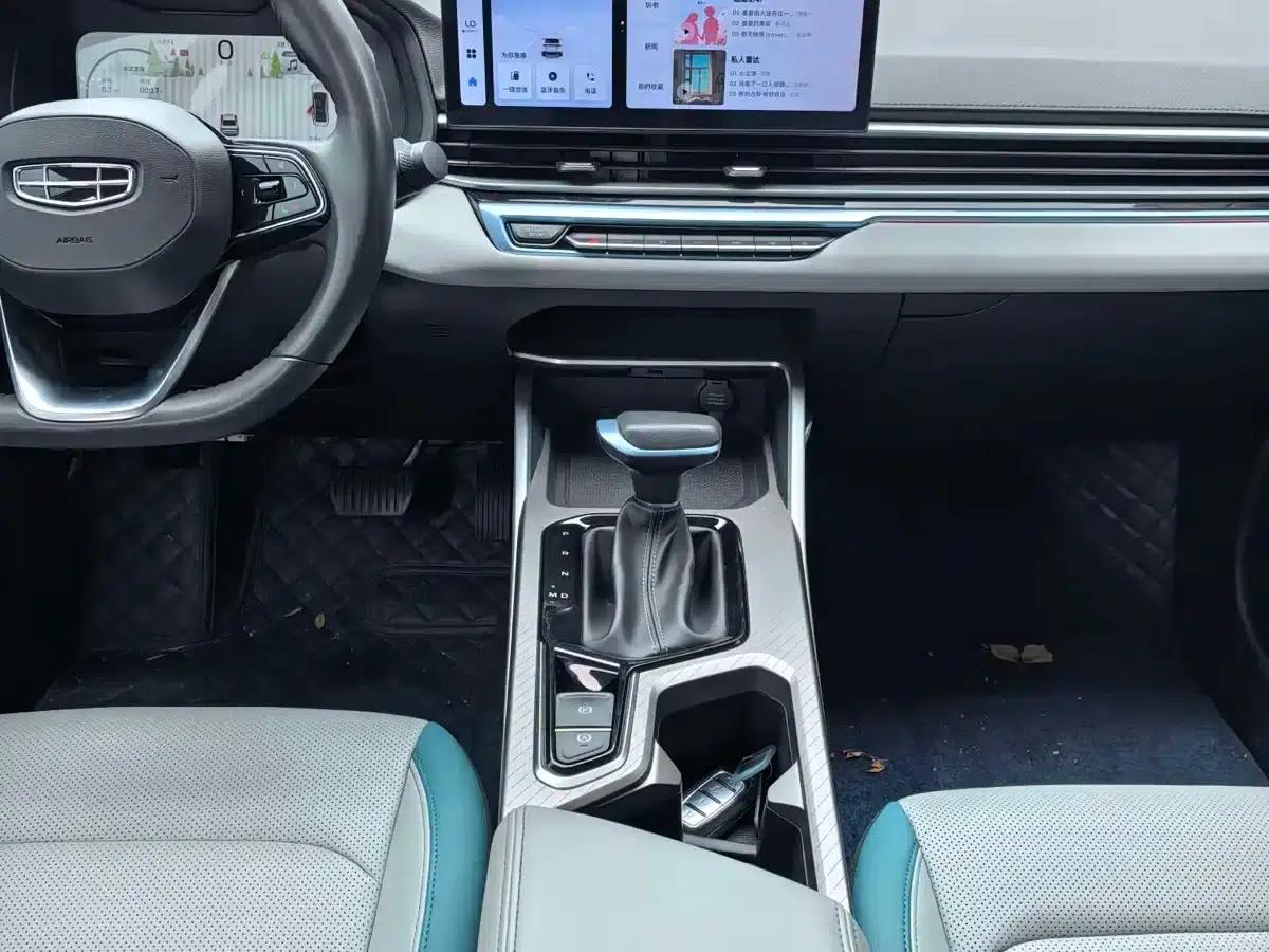 Geely Emgrand 2022 4th Generation 1.5L CVT Flagship Edition — миниатюра 4