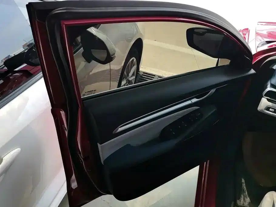 Geely Emgrand 2022 4th Generation 1.5L CVT Flagship Edition — миниатюра 7