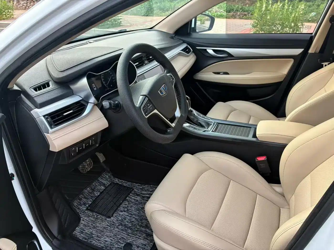 Geely Emgrand 2018 1.5L CVT Luxury Edition — миниатюра 4