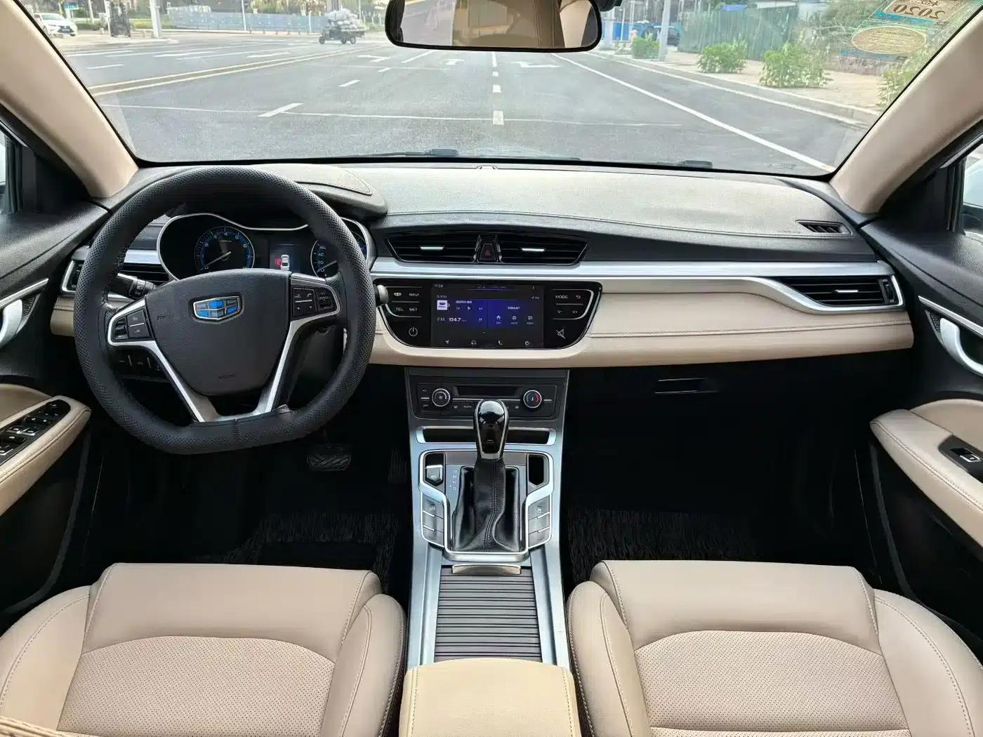 Geely Emgrand 2018 1.5L CVT Luxury Edition — миниатюра 5