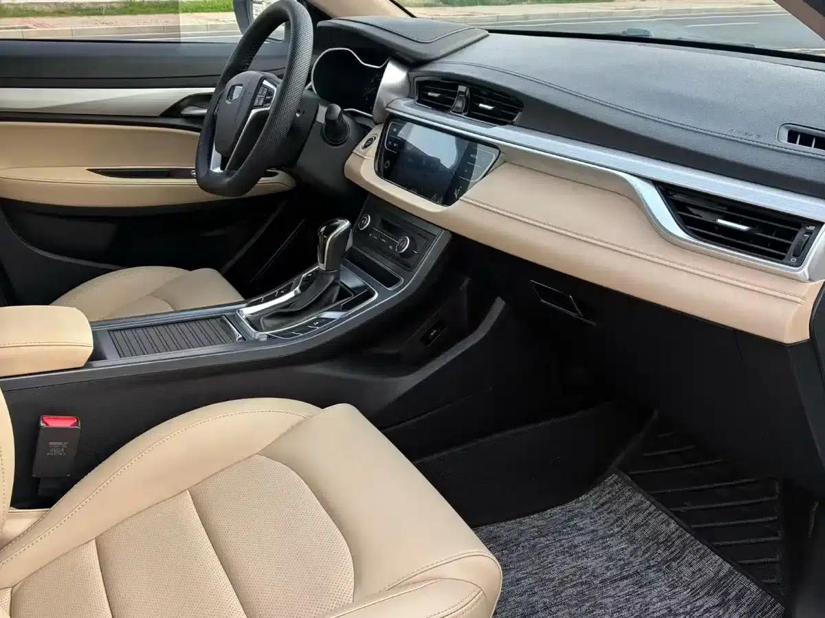 Geely Emgrand 2018 1.5L CVT Luxury Edition — миниатюра 7