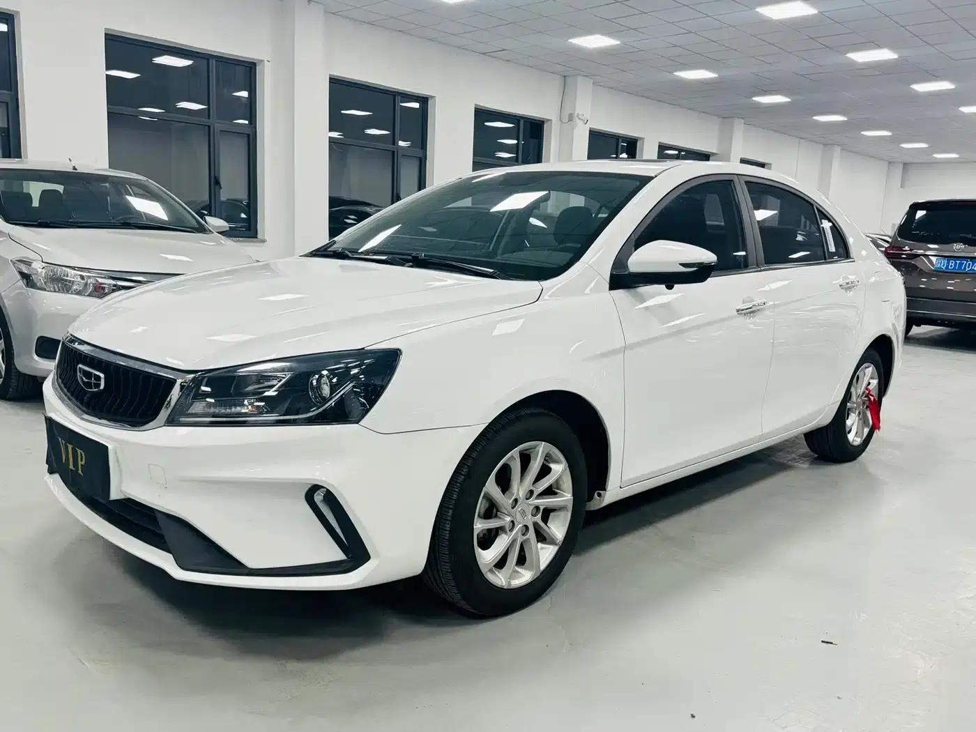 Geely Emgrand 2021 UP 1.5L CVT Luxury Edition — миниатюра 1