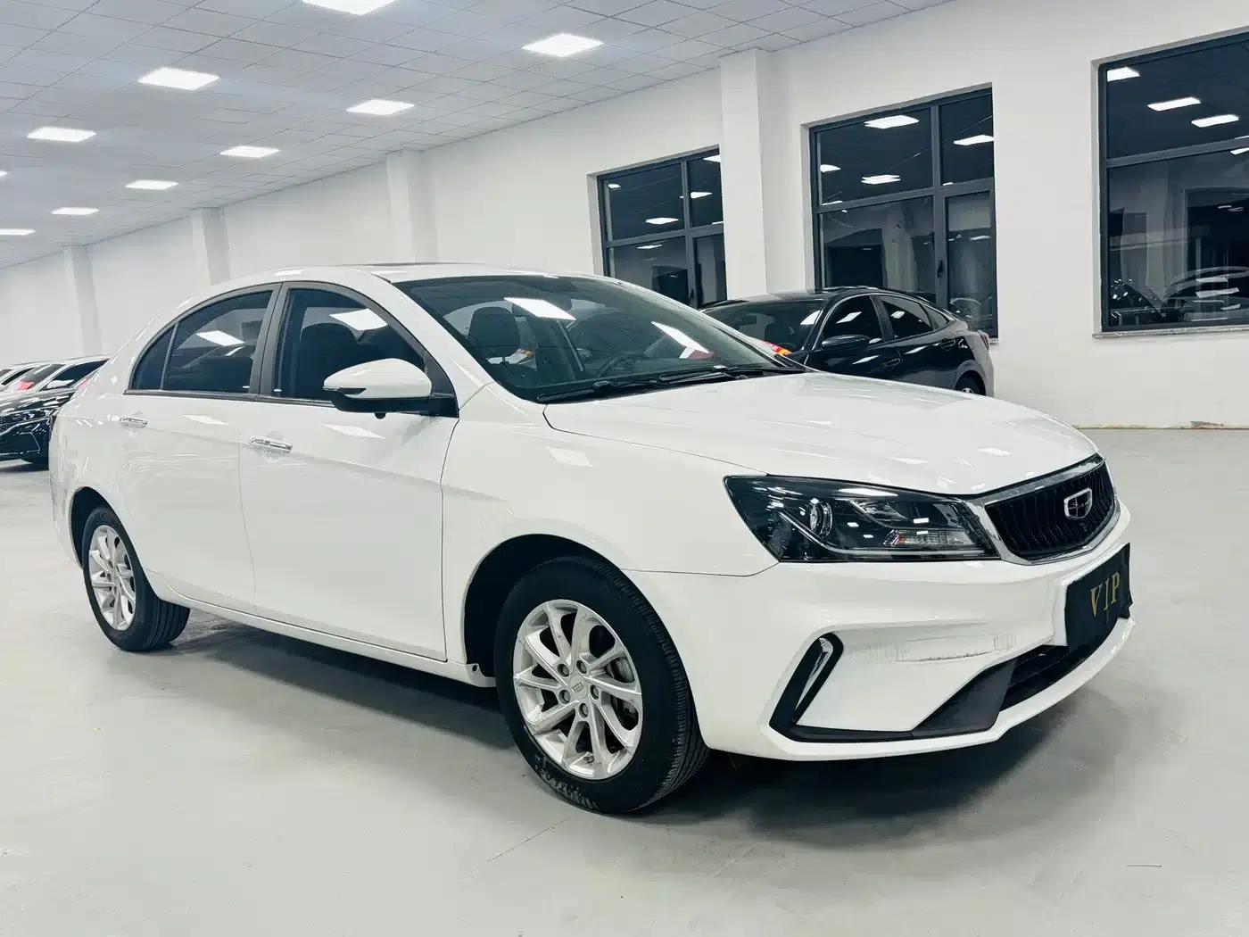 Geely Emgrand 2021 UP 1.5L CVT Luxury Edition — миниатюра 3