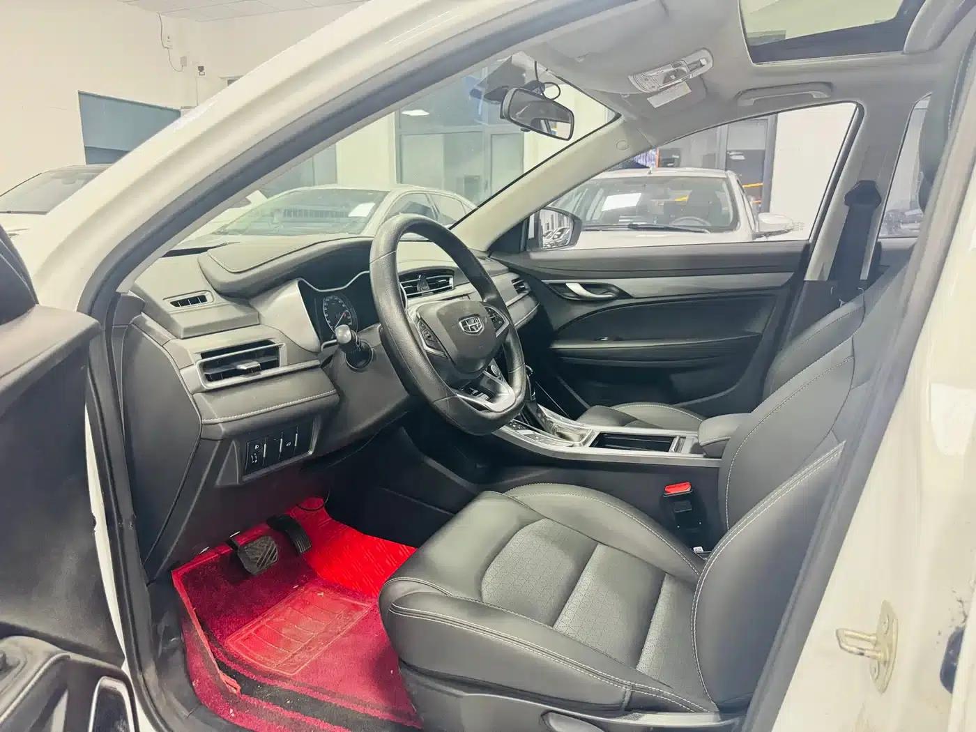 Geely Emgrand 2021 UP 1.5L CVT Luxury Edition — миниатюра 4