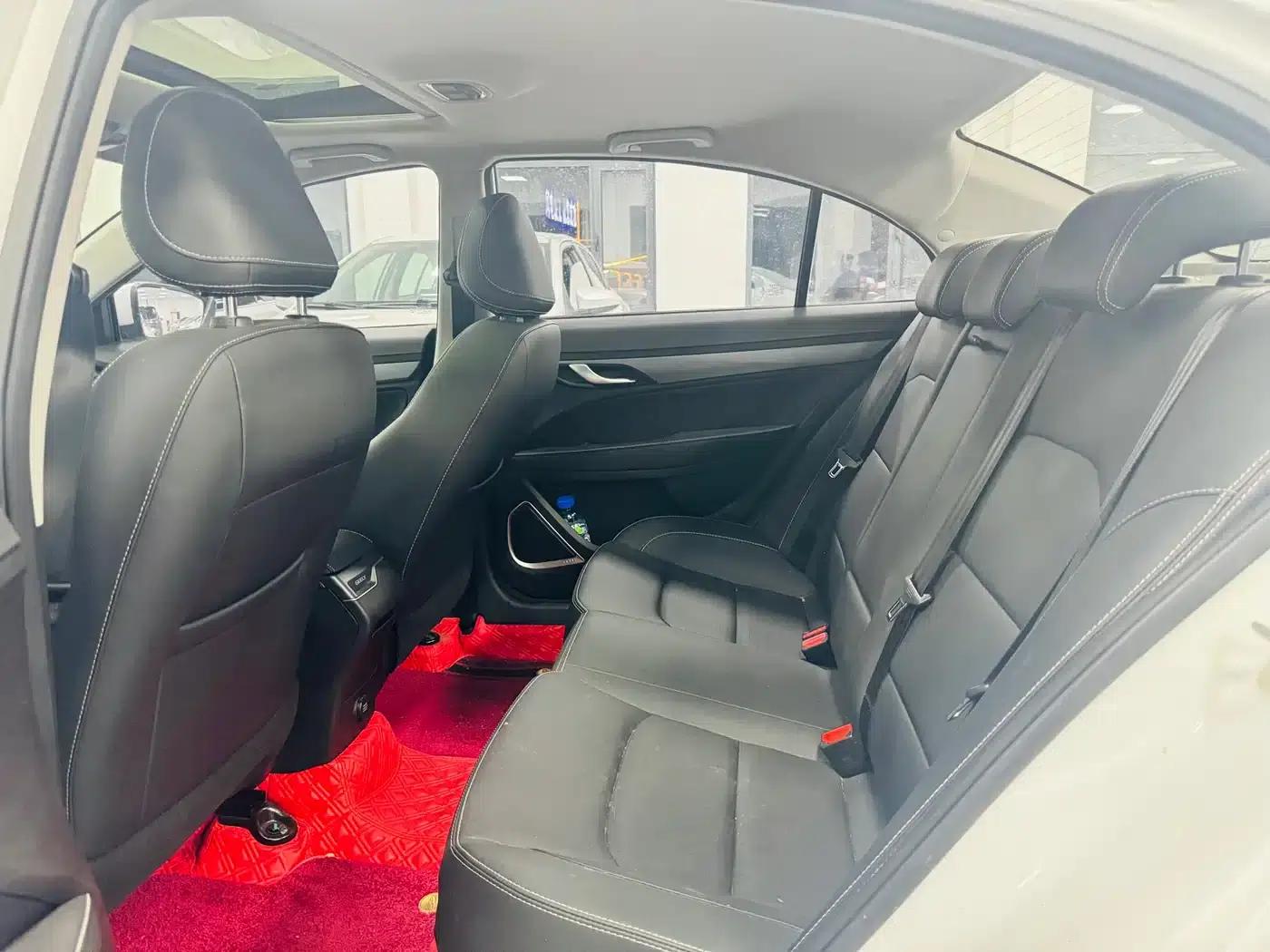 Geely Emgrand 2021 UP 1.5L CVT Luxury Edition — миниатюра 5