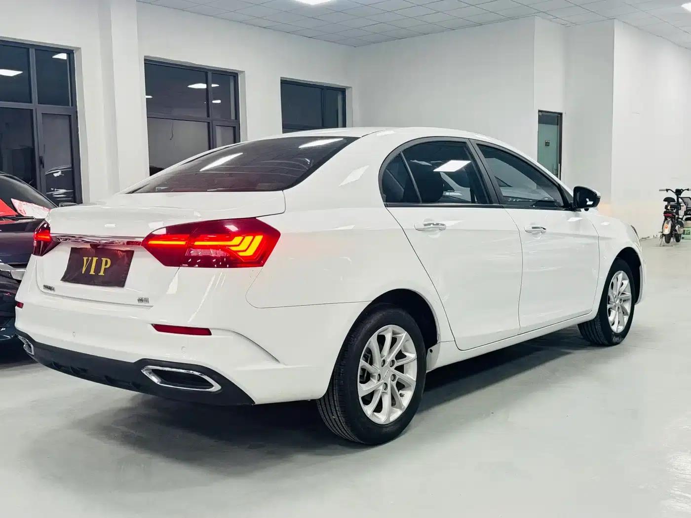 Geely Emgrand 2021 UP 1.5L CVT Luxury Edition — миниатюра 9
