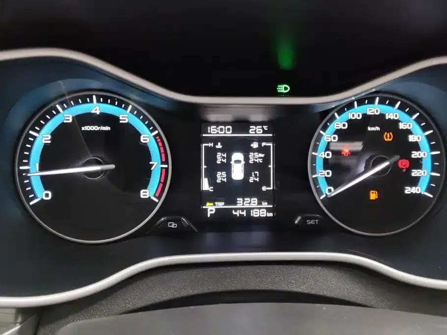 Geely Emgrand 2021 UP 1.5L CVT Luxury Edition — миниатюра 14