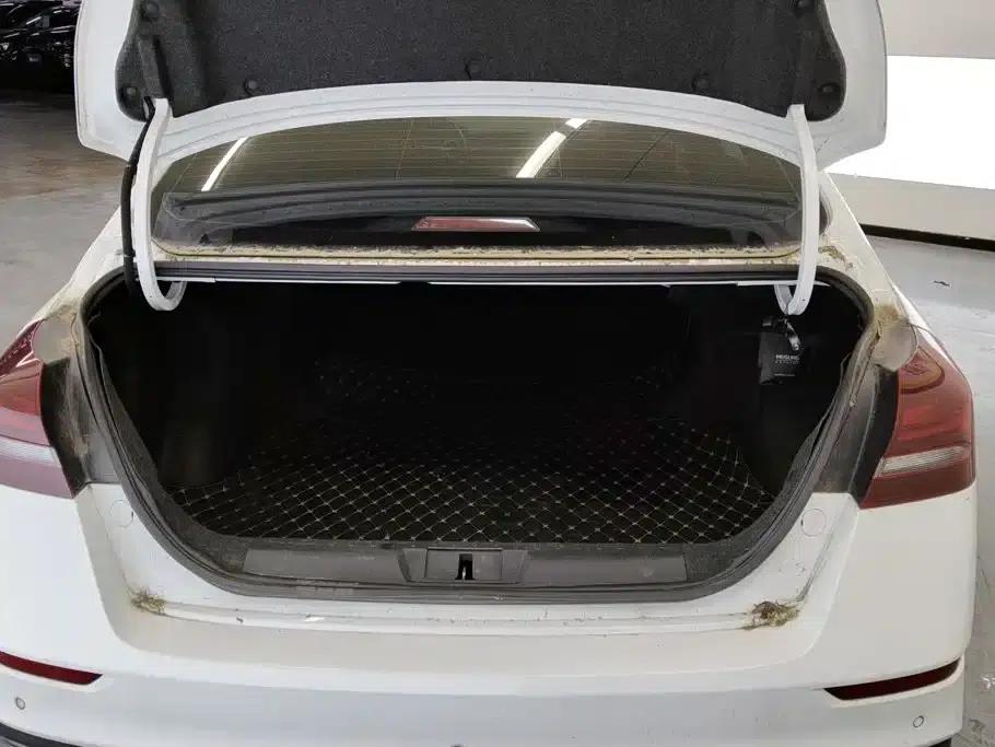 Geely Emgrand 2021 UP 1.5L CVT Luxury Edition — миниатюра 4
