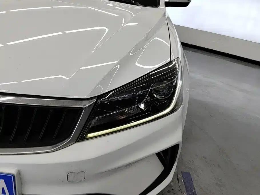Geely Emgrand 2021 UP 1.5L CVT Luxury Edition — миниатюра 5