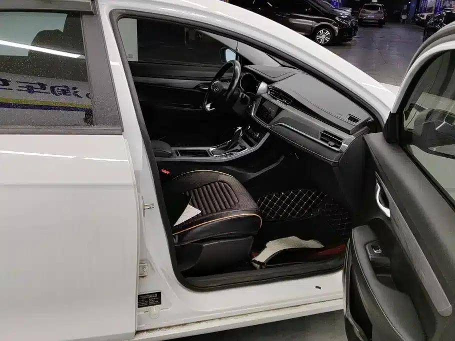 Geely Emgrand 2021 UP 1.5L CVT Luxury Edition — миниатюра 8