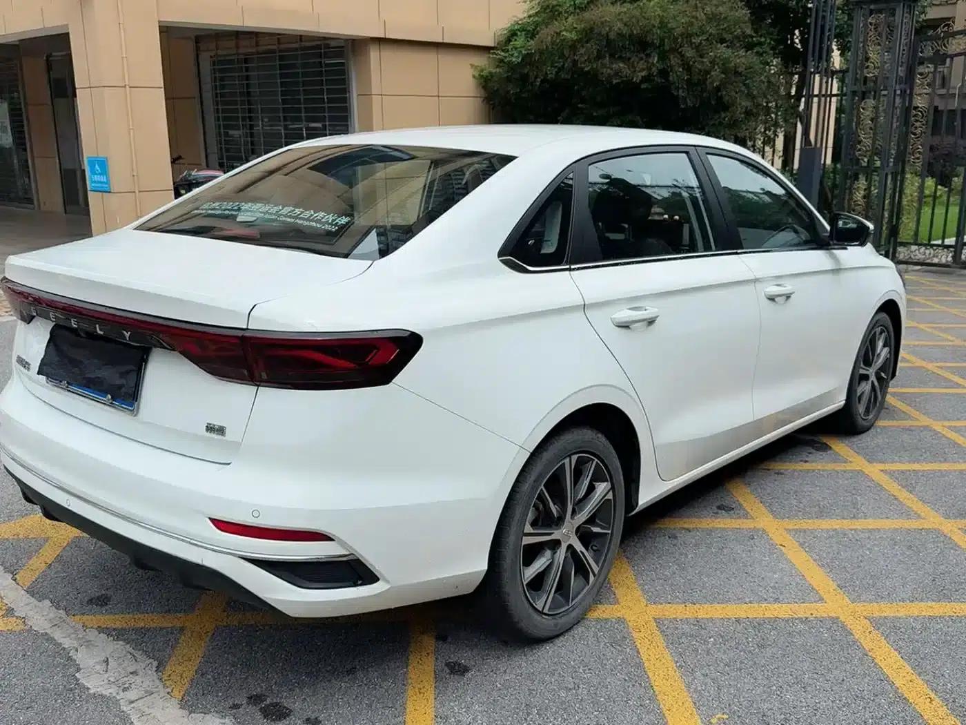 Geely Emgrand 2022 4th Generation 1.5L CVT Premium — миниатюра 7