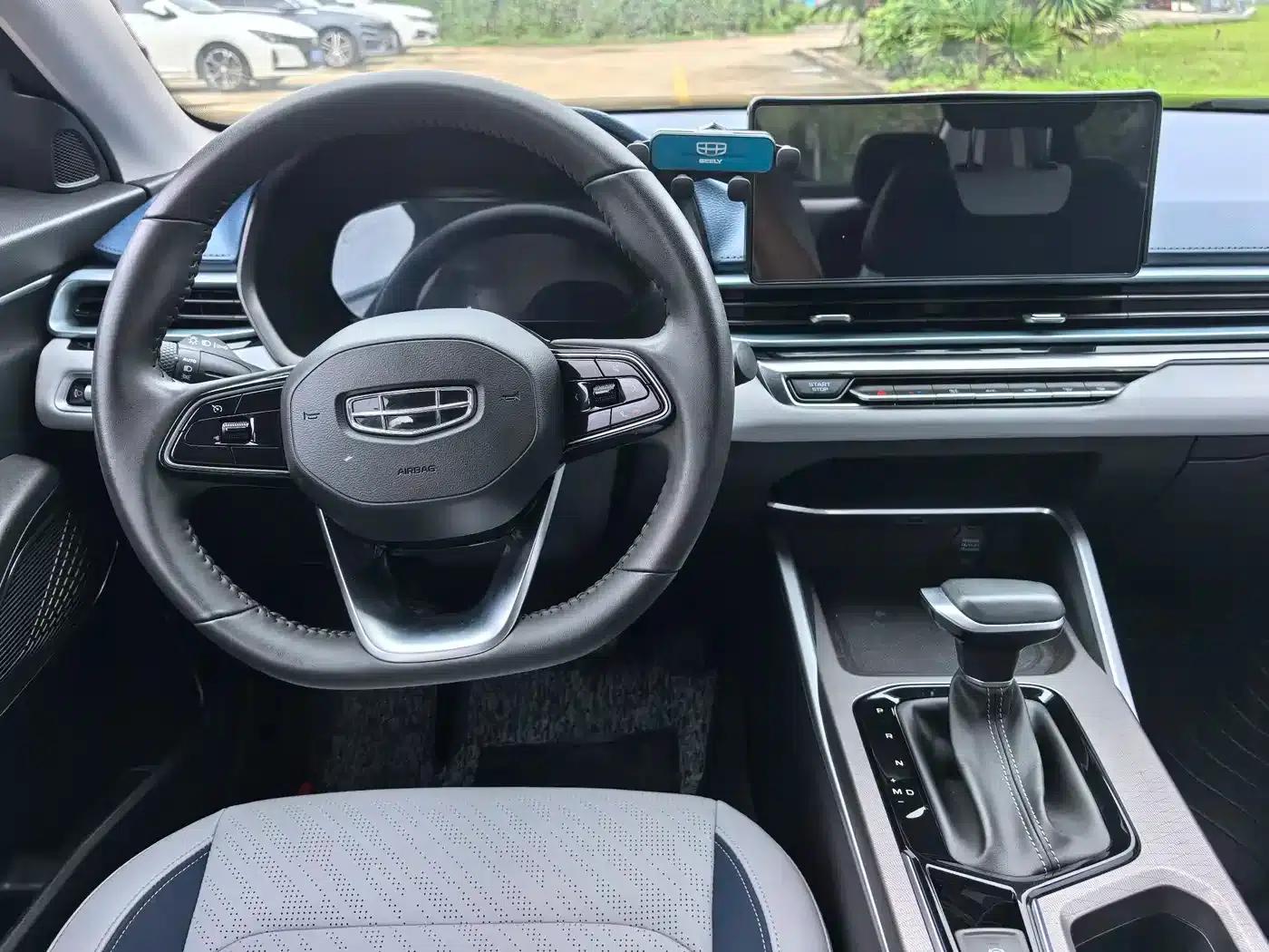 Geely Emgrand 2022 4th Generation 1.5L CVT Flagship Edition — миниатюра 5